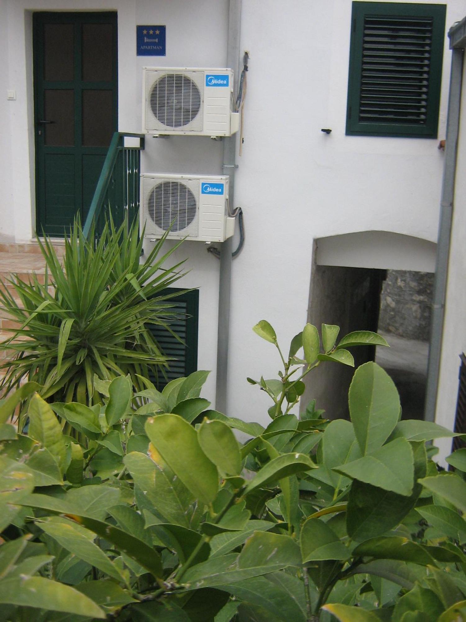 Apartments Donda Split Buitenkant foto